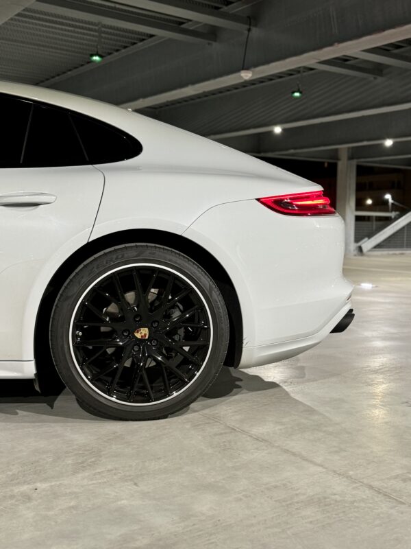 Porsche Panamera 4S – Image 6