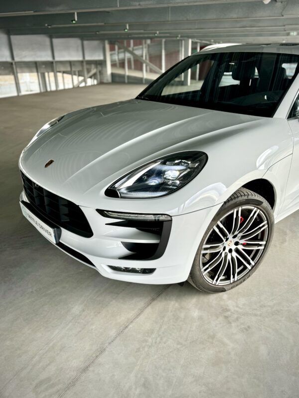 Porsche Macan Turbo – Image 4