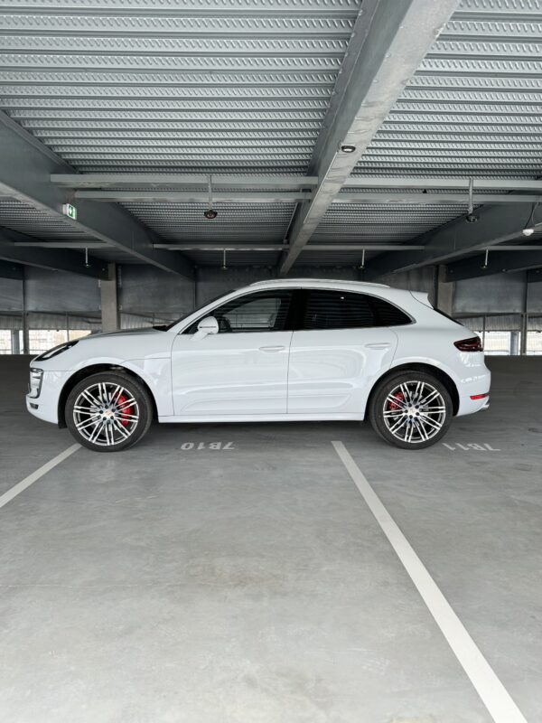 Porsche Macan Turbo – Image 3